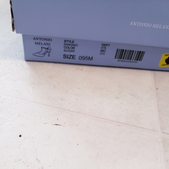 9.5 Antonio Melani "Sariano" ankle straps heels - Picture 11 of 12